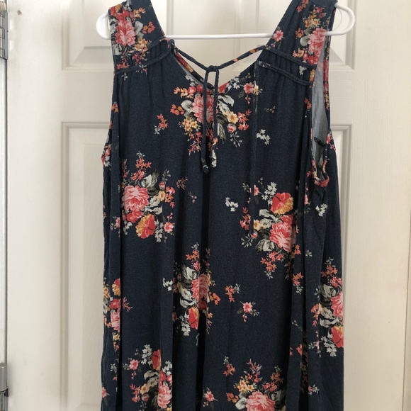 Floral Patterend Navy Blue Tie front Tank - Picture 1 of 2